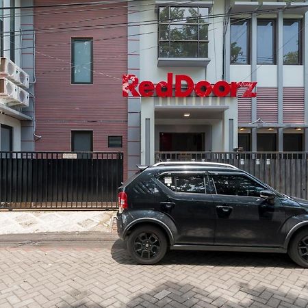 Reddoorz Near Grand City Mall 2 Surabaya Ngoại thất bức ảnh