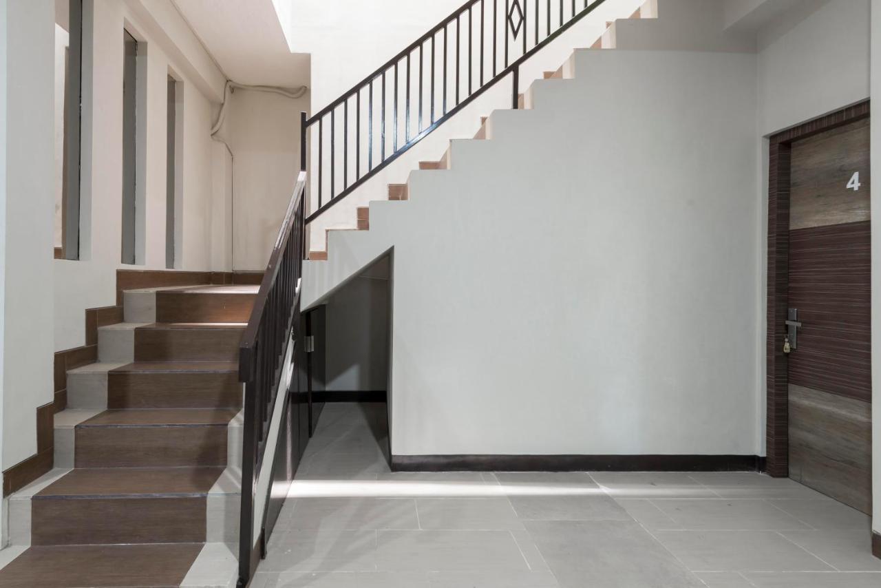 Reddoorz Near Grand City Mall 2 Surabaya Ngoại thất bức ảnh