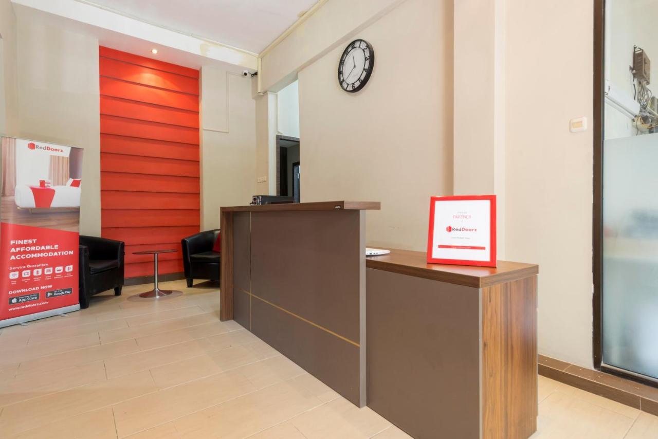 Reddoorz Near Grand City Mall 2 Surabaya Ngoại thất bức ảnh