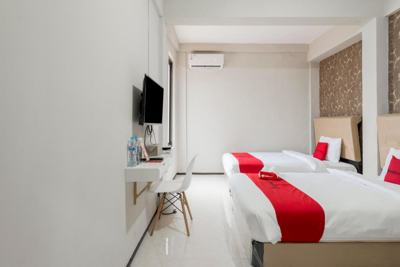 Reddoorz Near Grand City Mall 2 Surabaya Ngoại thất bức ảnh