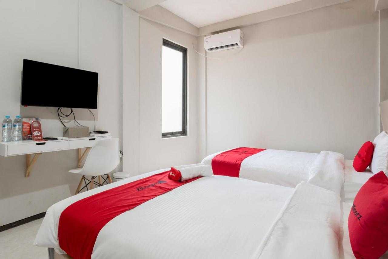Reddoorz Near Grand City Mall 2 Surabaya Ngoại thất bức ảnh