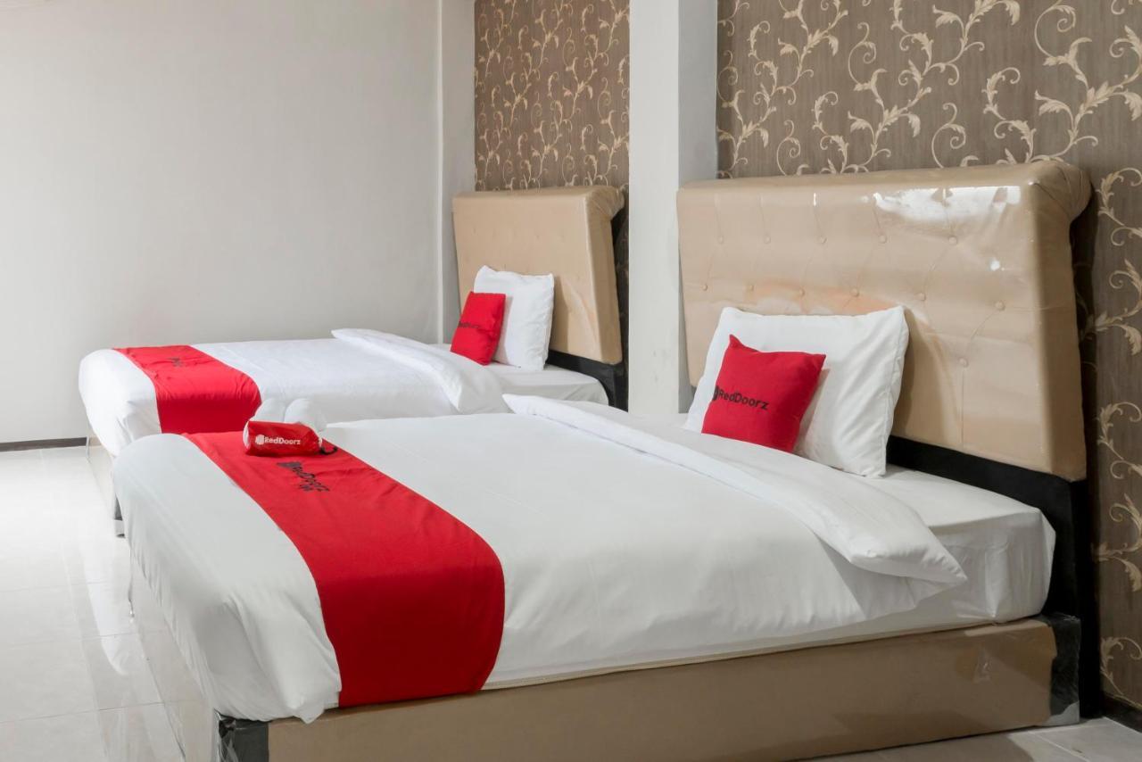 Reddoorz Near Grand City Mall 2 Surabaya Ngoại thất bức ảnh