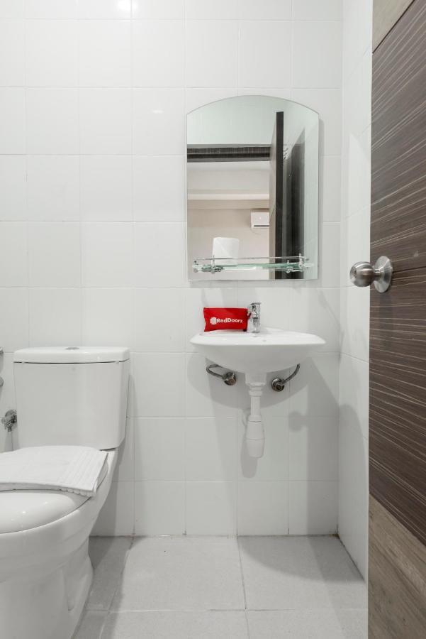 Reddoorz Near Grand City Mall 2 Surabaya Ngoại thất bức ảnh